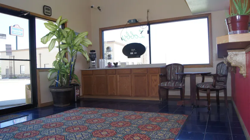 Holiday Lodge & Suites - Hall
