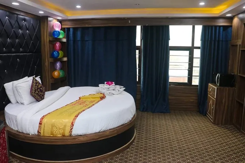 Hotel Suryansh pvt ltd - Værelse