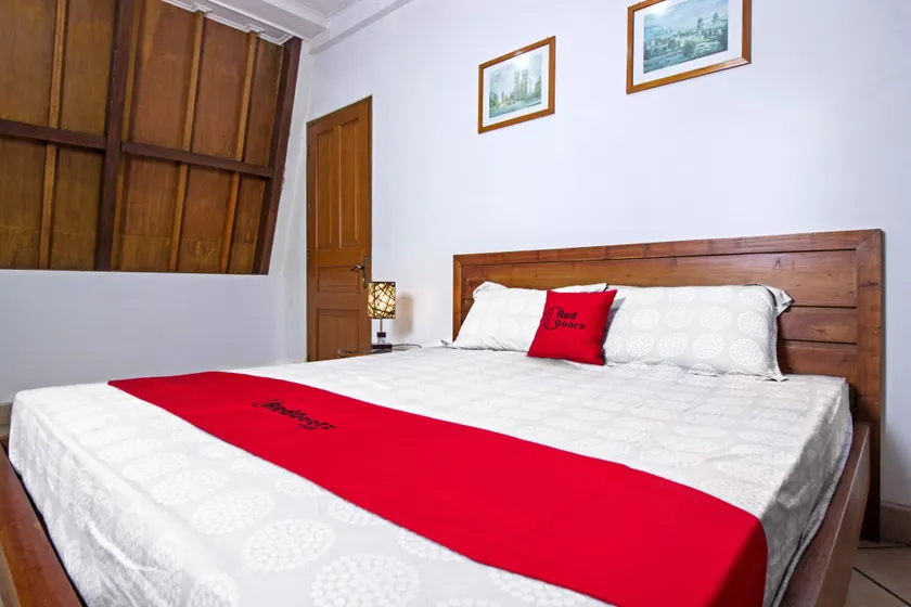RedDoorz Plus near Parahyangan University - Image 1