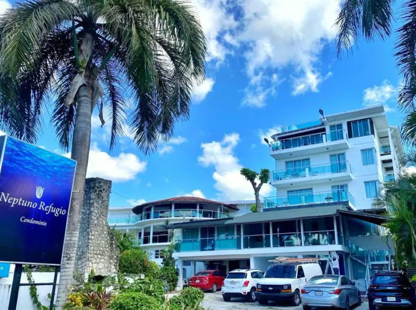 Hotel Neptuno Refugio - Image 1