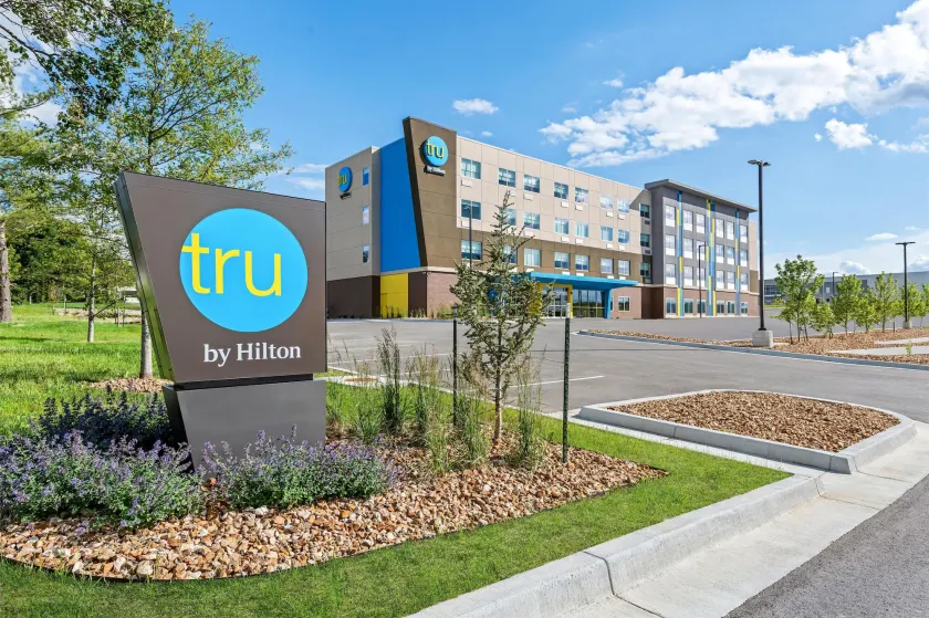 Tru By Hilton Kansas City Airport - Image 1