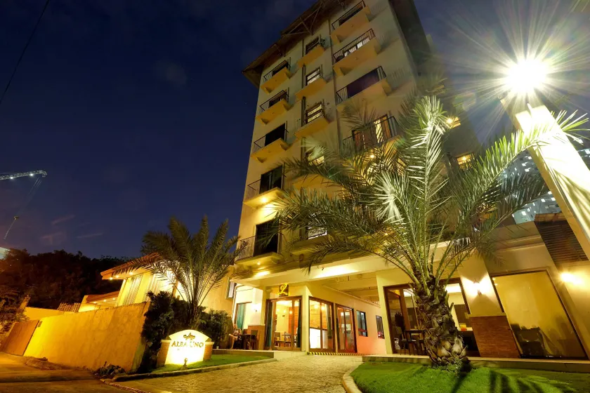 Alba Uno Hotel - Image 1