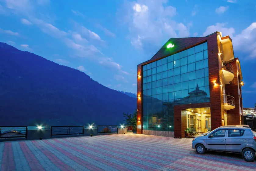 Foxoso Cherry Hotel Manali - Image 1