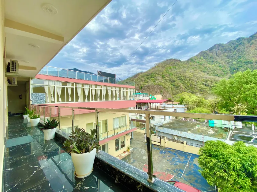 Tapovan New Residency - 5 minutes walk to Laxman jhula - Image 1