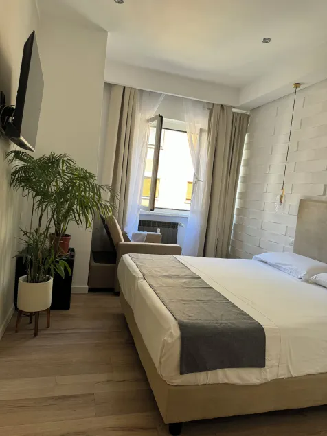 Living - Image 1