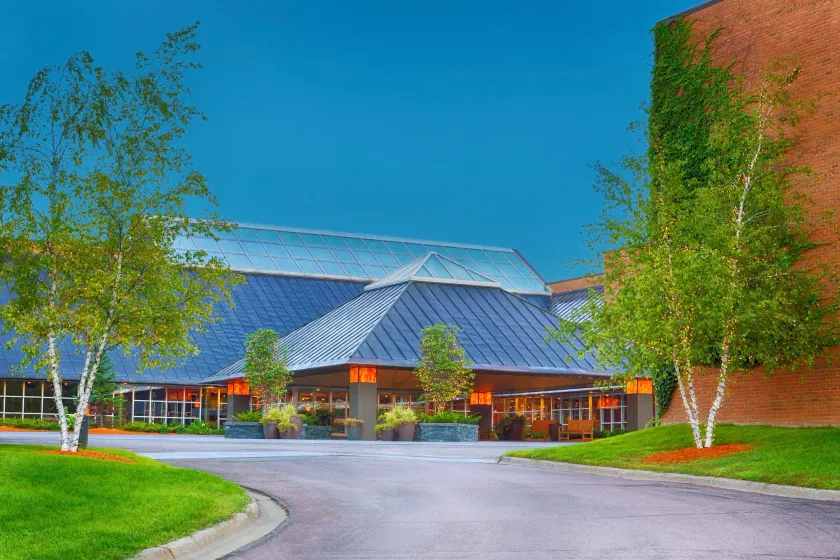 Crowne Plaza Minneapolis West by IHG - Image 1