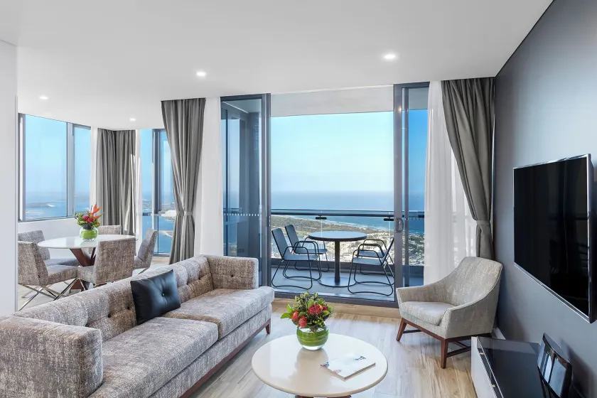 Meriton Suites Southport - Image 1