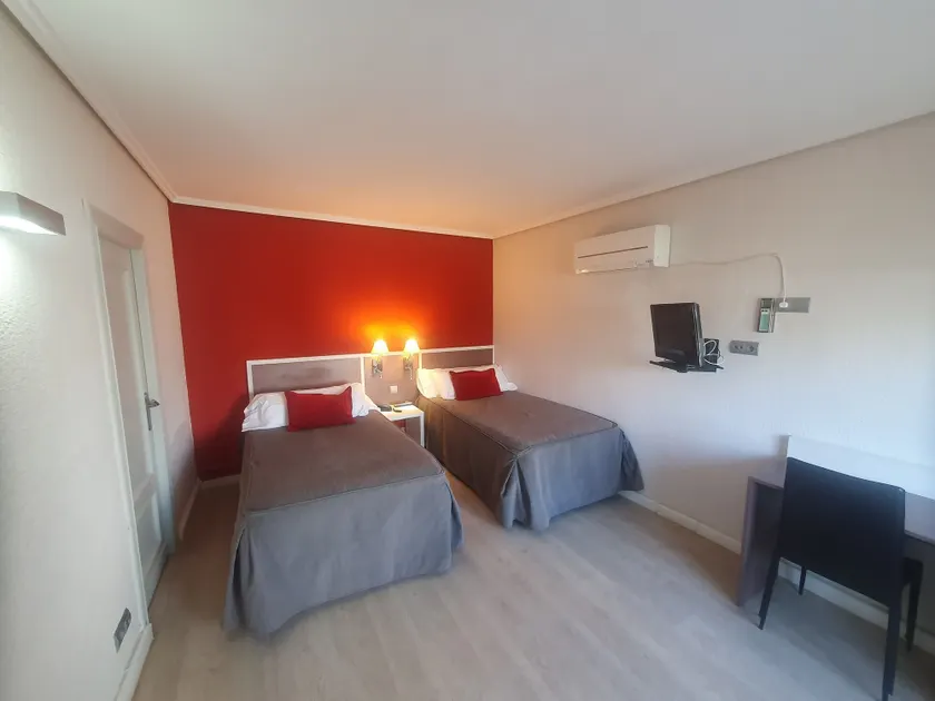 Hotel La Carreta - Image 1