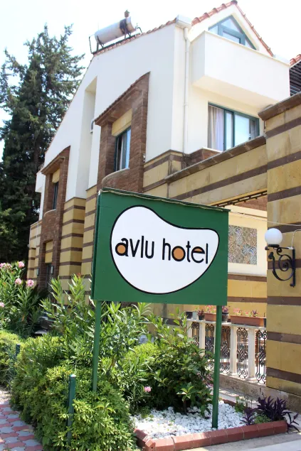 Avlu Hotel - Image 1