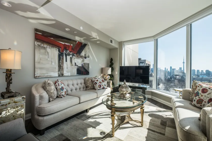 QuickStay - Premium 2bdrm in Yorkville (Yonge & Bloor) - Image 1