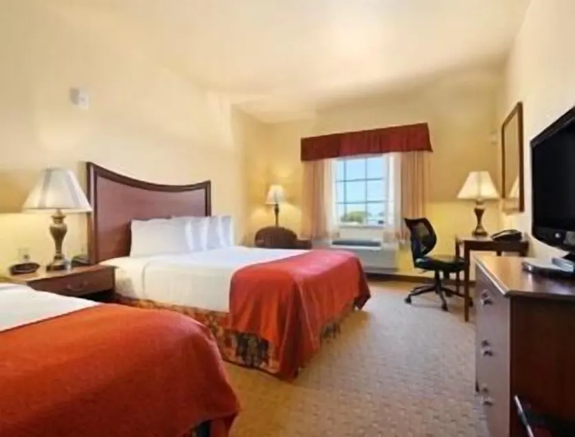 Days Inn by Wyndham Ellis - Image 1