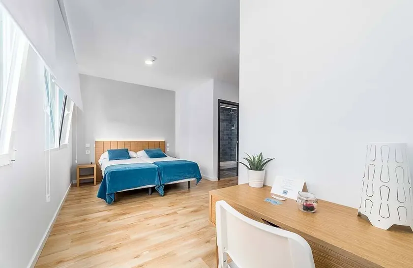 Nanit Valencia Hostel - Image 1