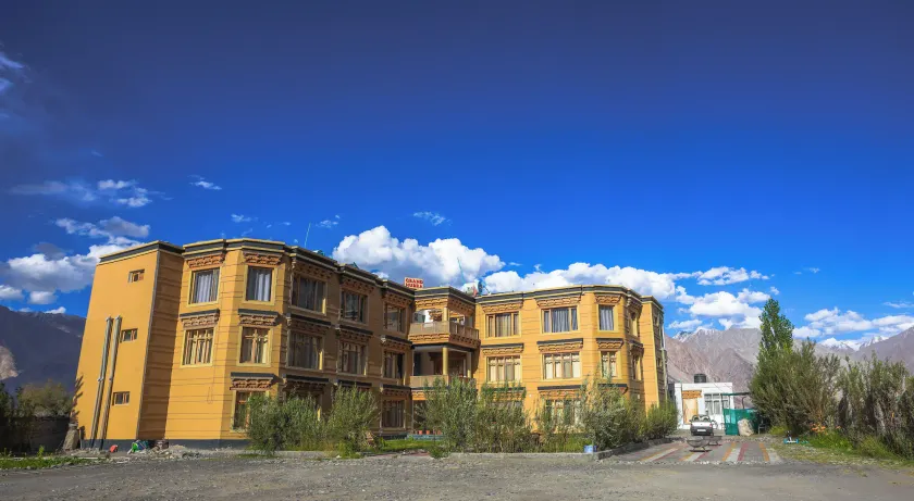 Hotel Grand Nubra - Image 1