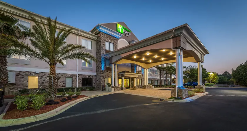 Holiday Inn Express Hotel & Suites Jacksonville-Blount Island by IHG - Image 1
