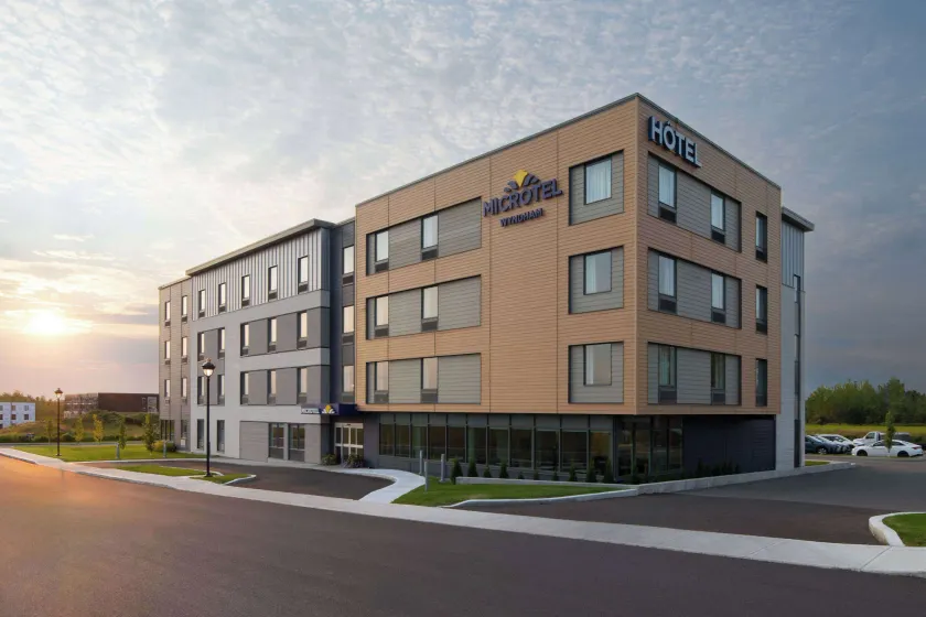 Microtel Inn & Suites by Wyndham Lachute - Image 1