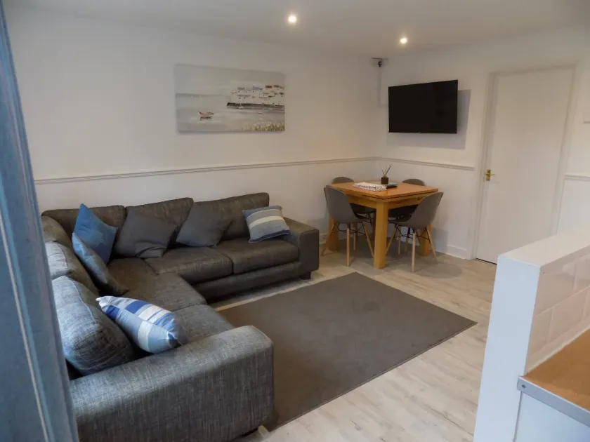 Cosy Cabin Retreat in Ilfracombe, North Devon - Image 1