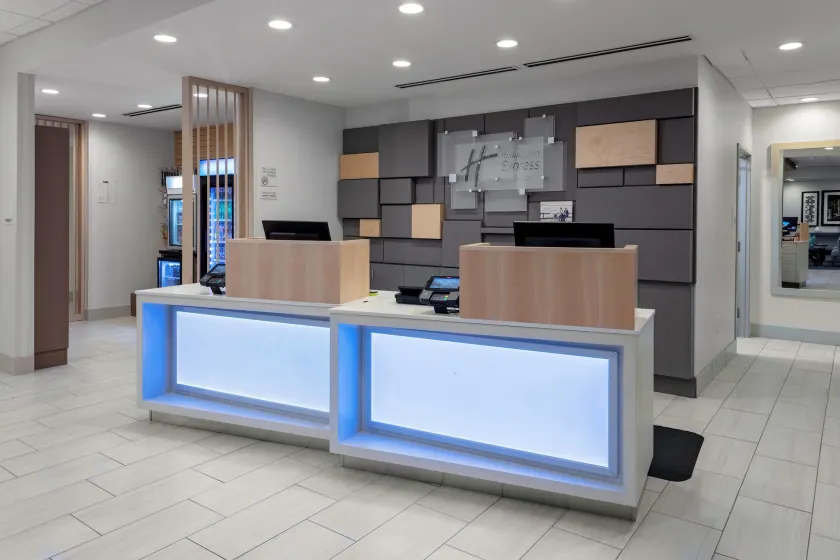 Holiday Inn Express & Suites Wilmington West - Medical Park by IHG - Reception