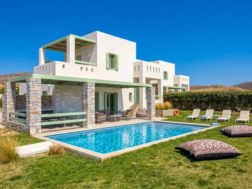 Plioni Villas With Private Pool & Suites With Hot Tub - Image 1