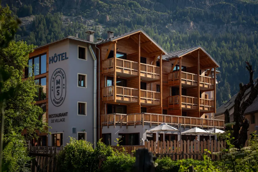 Hôtel Restaurant Le Monêtier - Image 1