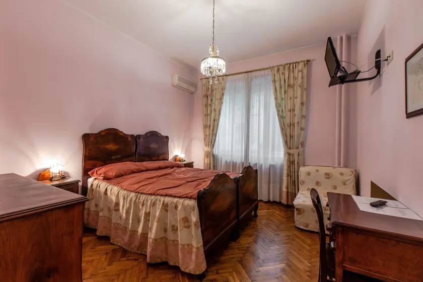 Casa Ferrari Bed & Breakfast - Image 1