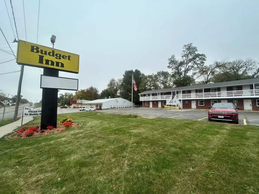 Budget Inn - Image 1