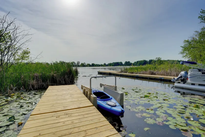 Lakefront Home in Hartford: Hot Tub, Kayaks & Dock - Image 1