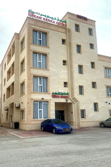 OYO 157 Dream Barka Hotel - Image 1