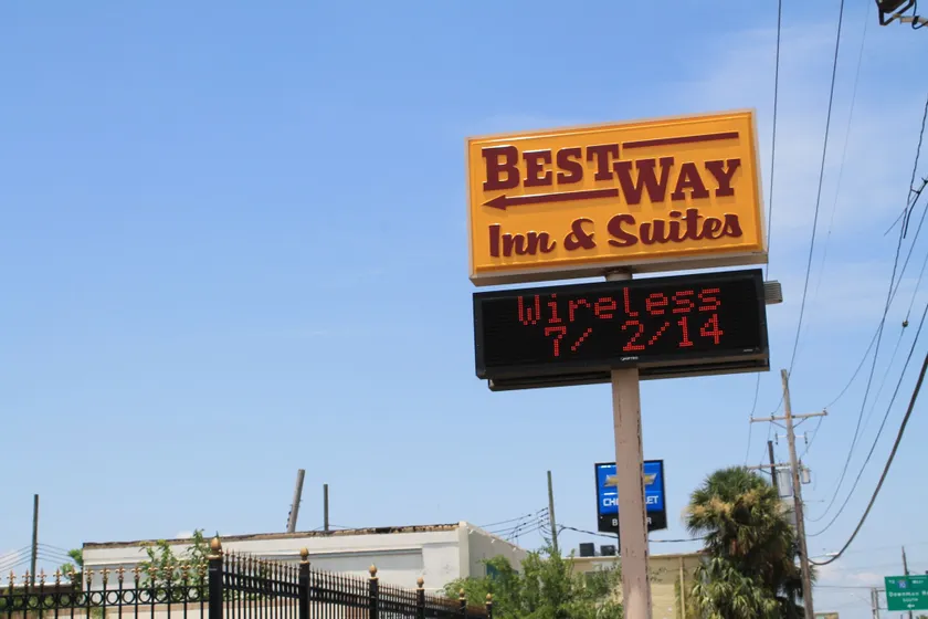Best Way Inn and Suites - New Orleans - Image 1