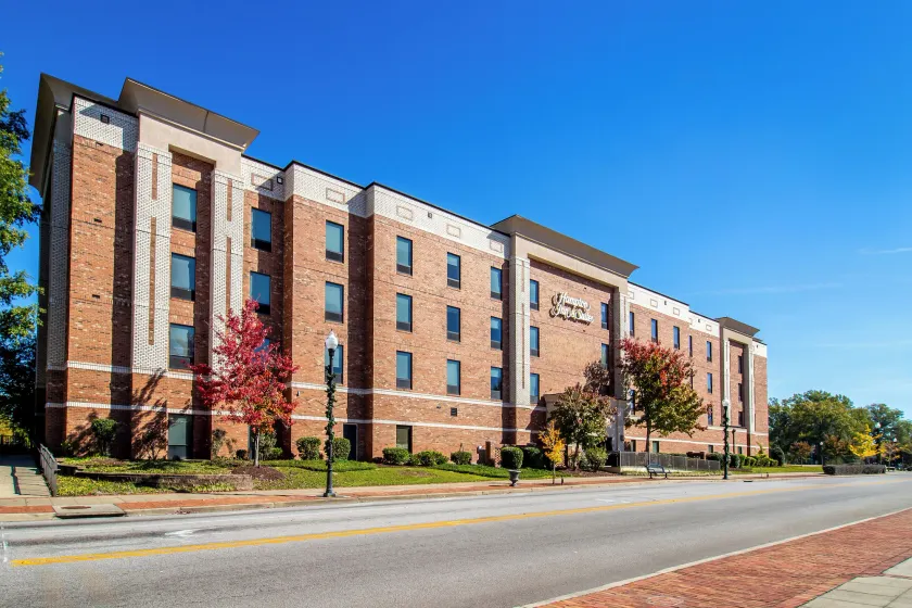 Hampton Inn & Suites Hartsville - Image 1