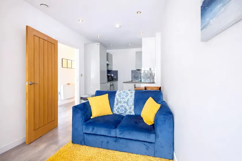 Modern Leicester 1-Bed Fast Wi-Fi - Image 1