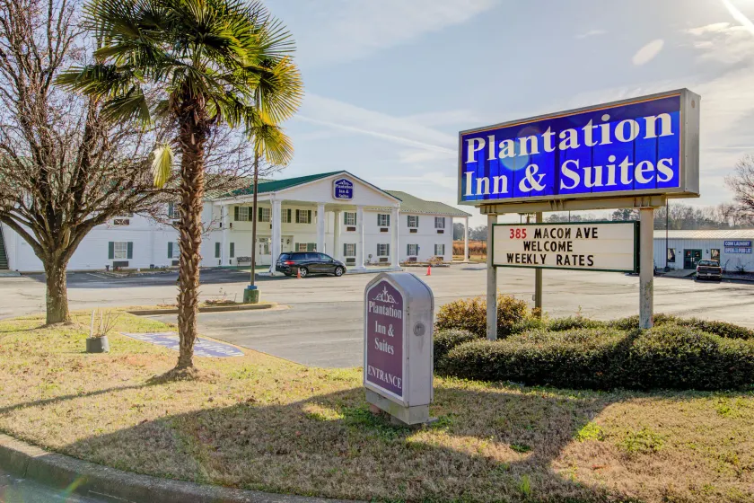 Plantation Inn & Suites Near Locust Grove I 75 - Image 1