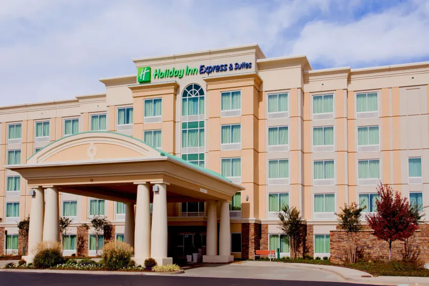 Holiday Inn Express Hotel & Suites Jackson Northeast by IHG - Image 1