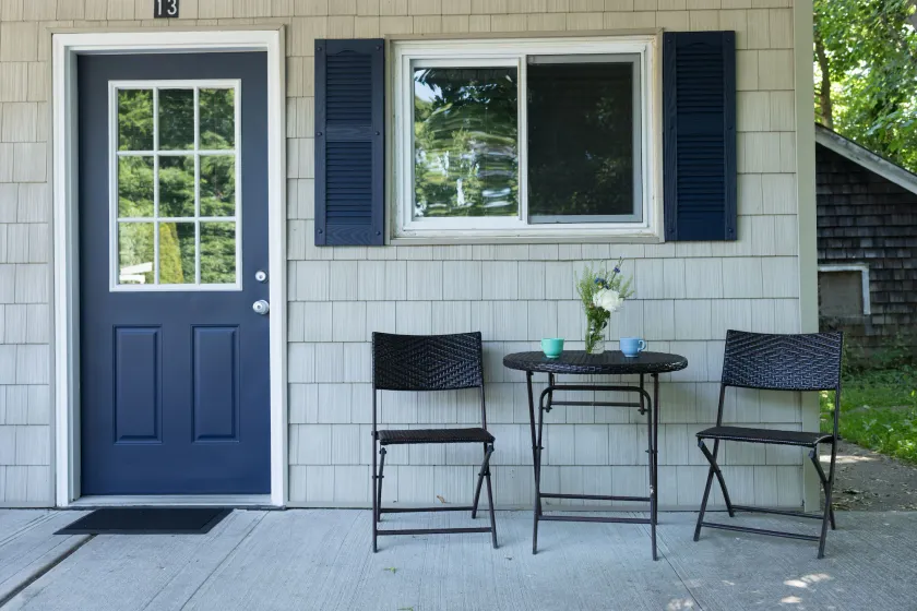 Shorewood Inn - Image 1