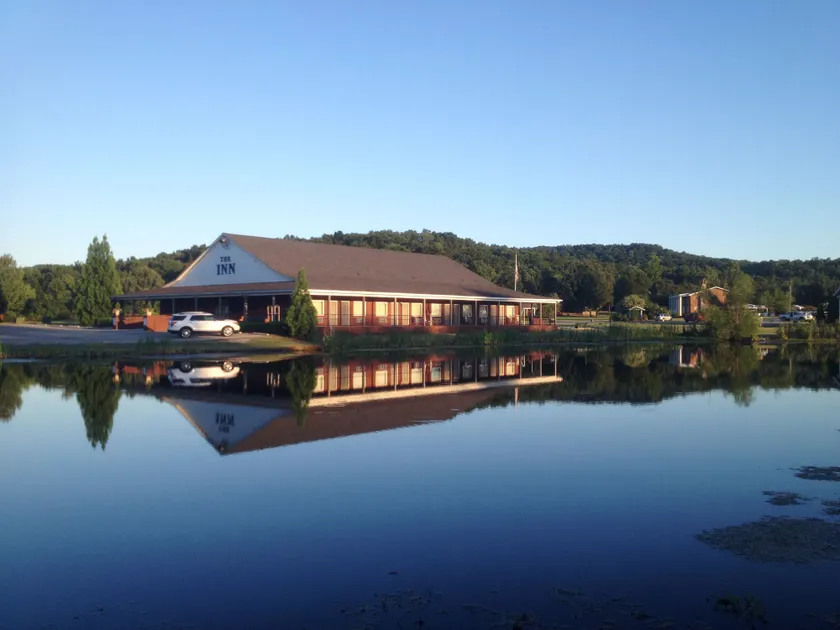 The Golf Inn at QC Resort and RV - Image 1