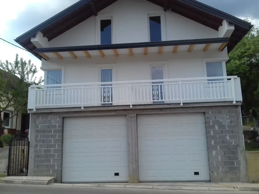 Big Mama's Apartments - Image 1