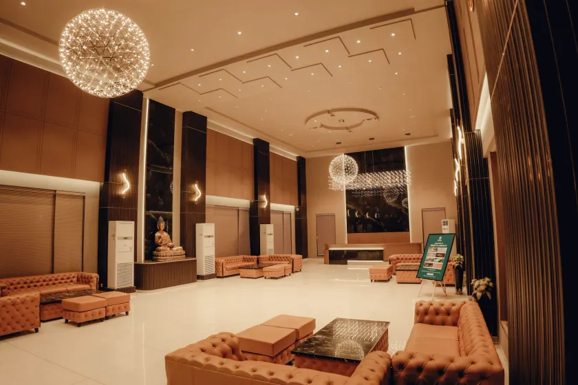Saya Grand Resort By Treat Thane - Entrée intérieure