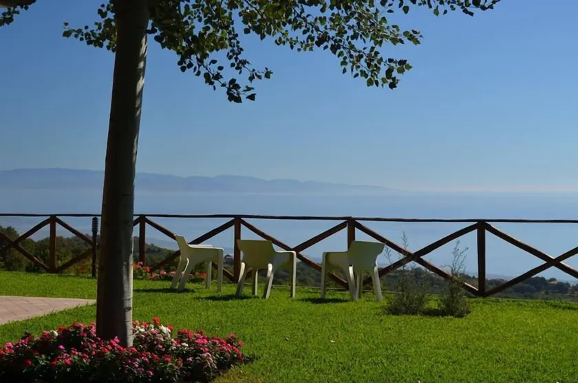L'Infinito Agriturismo - Rooms & Breakfast - Image 1