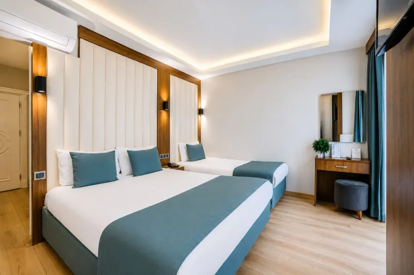 Weingart Black Tulip Hotel - Image 1