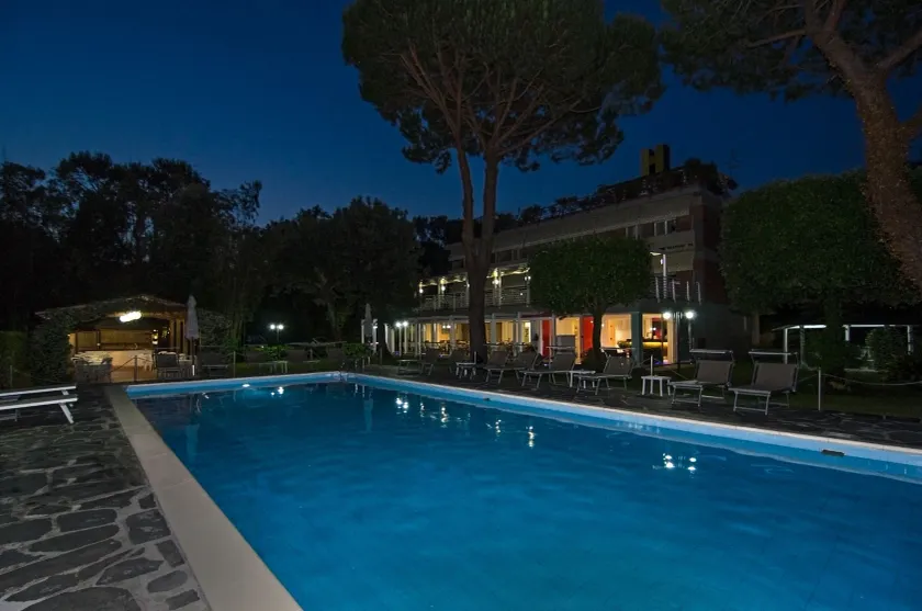Hotel Hermitage - Image 1