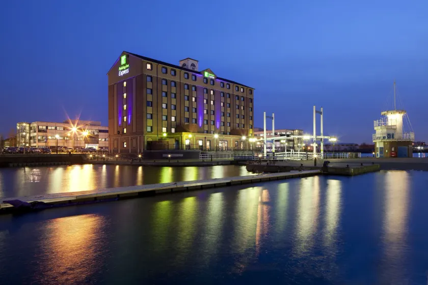 Holiday Inn Express Manchester - Salford Quays by IHG - Image 1