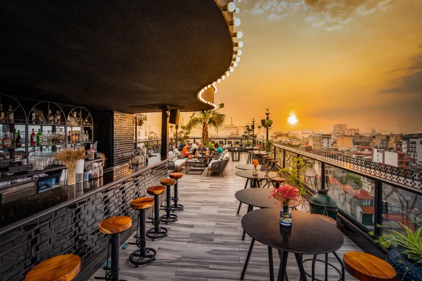 Solaria Hanoi Hotel - Image 1
