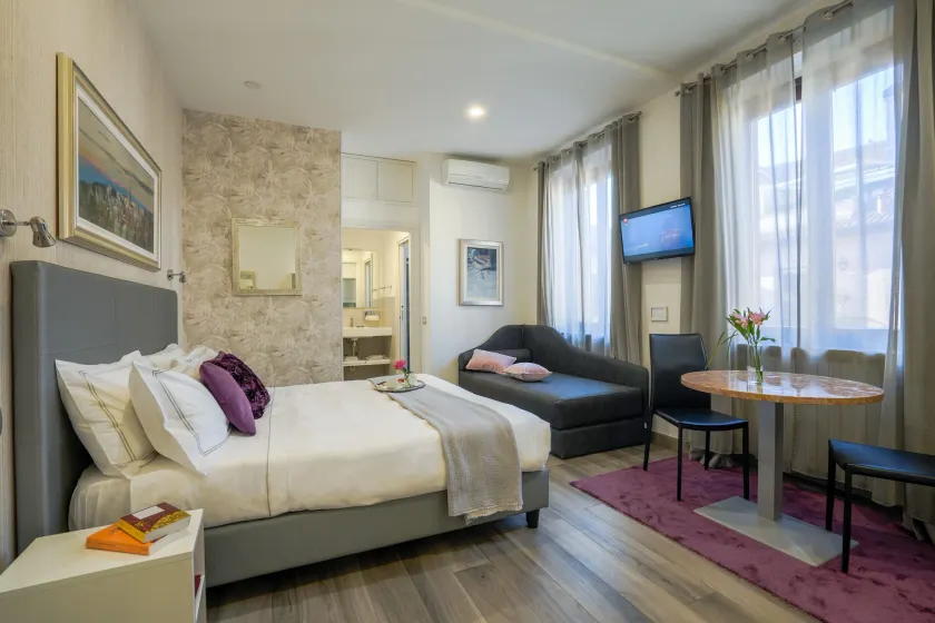 Monza City Rooms & Studios - Image 1