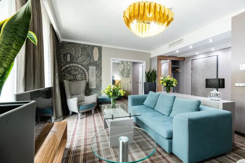 Hotel Perfect - Image 1
