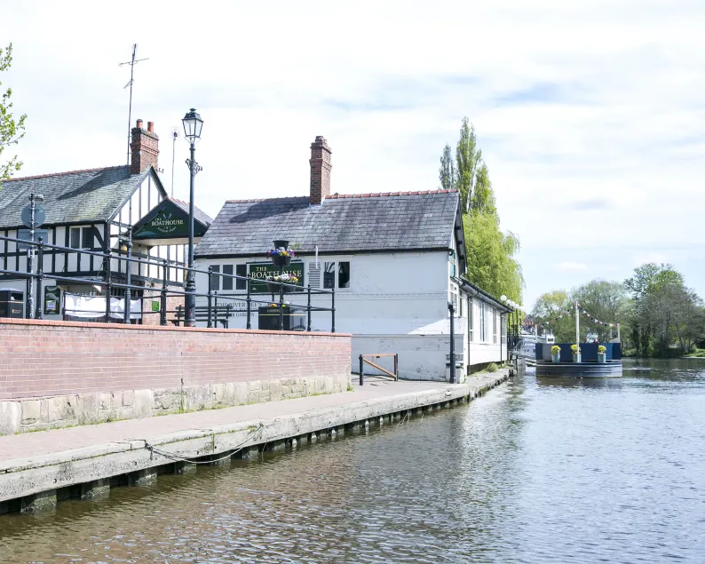 The Boathouse Inn & Riverside Rooms - Image 1