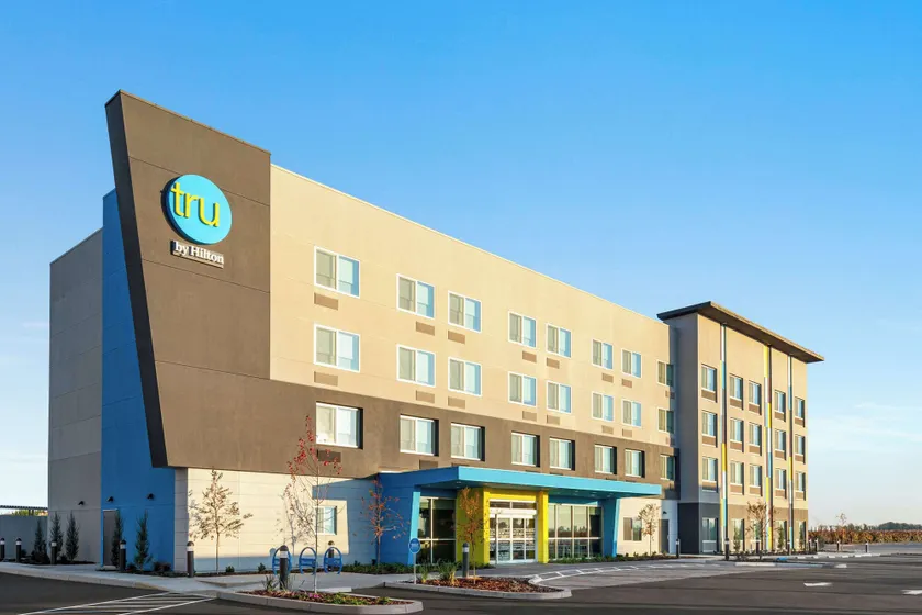 Tru By Hilton Lodi - Image 1