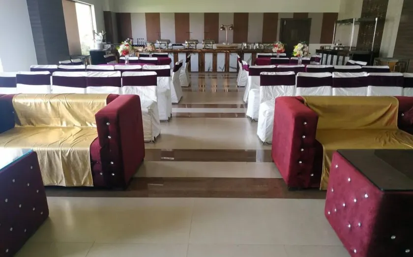 Royal Palm Resort - Lobby sitting area