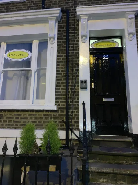 Daisy Hotel - Image 1