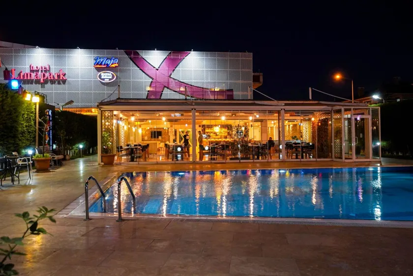 Limapark Hotel - Image 1
