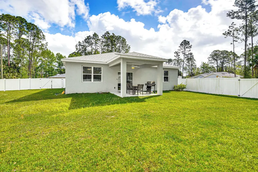 7 Mi to Flagler Beach: Breezy Stay w/ Pool Access! - Image 1