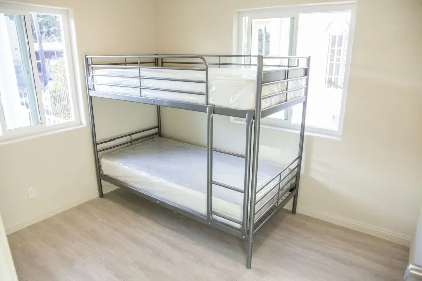 Los Angeles Extended Stay Hostel - Image 1
